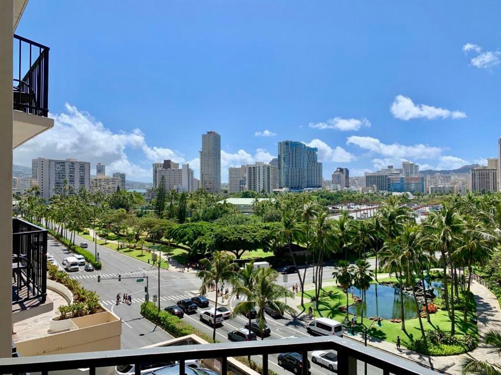 Palms Waikiki #412