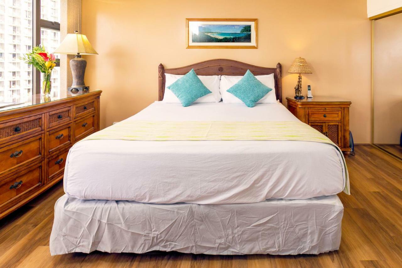 Tropical Escape, Ocean Views With Parking Apartment Honolulu