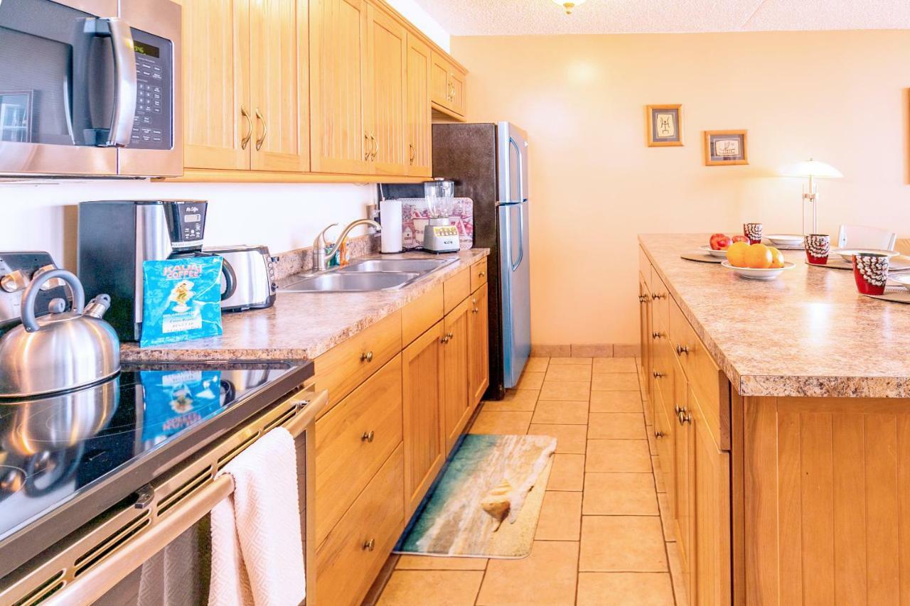 Tropical Escape, Ocean Views With Parking Apartment Honolulu