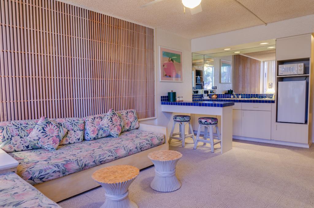 Hotel Kuhio Banyan