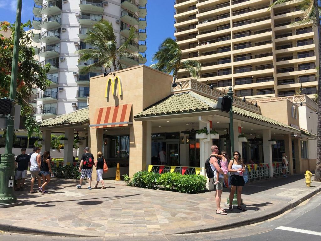 Heart Of Waikiki,1bdrm,free Parking, Wifi,no Fees,youtube,netflix ! *