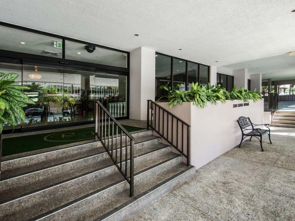 Heart Of Waikiki,1bdrm,free Parking, Wifi,no Fees,youtube,netflix ! Holiday home
