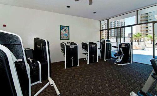 Heart Of Waikiki,1bdrm,free Parking, Wifi,no Fees,youtube,netflix ! Holiday home Honolulu