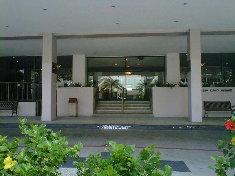 Heart Of Waikiki,1bdrm,free Parking, Wifi,no Fees,youtube,netflix !