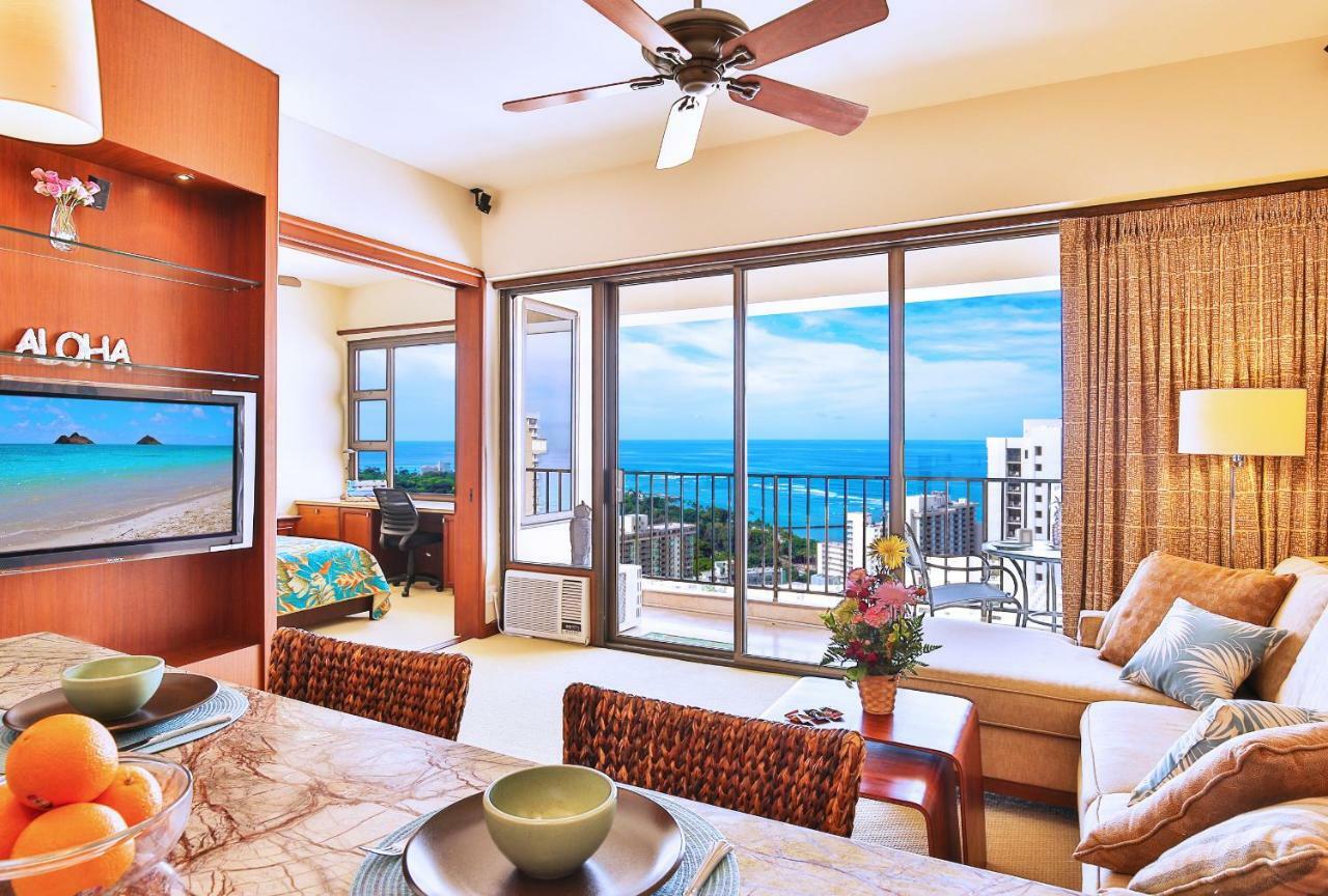 Upscale Penthouse With Ocean Views - Free Parking Apartment Honolulu