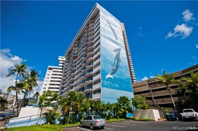 Waikiki 2br King Beds Short Walk To Convention And Beaches Apartment *