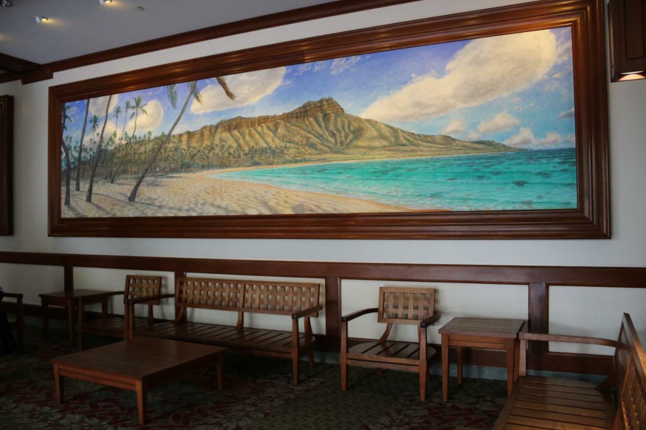 Waikiki Banyan T1-3204 Apartment