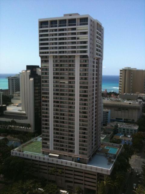 Holiday home Heart Of Waikiki,1bdrm,free Parking, Wifi,no Fees,youtube,netflix !