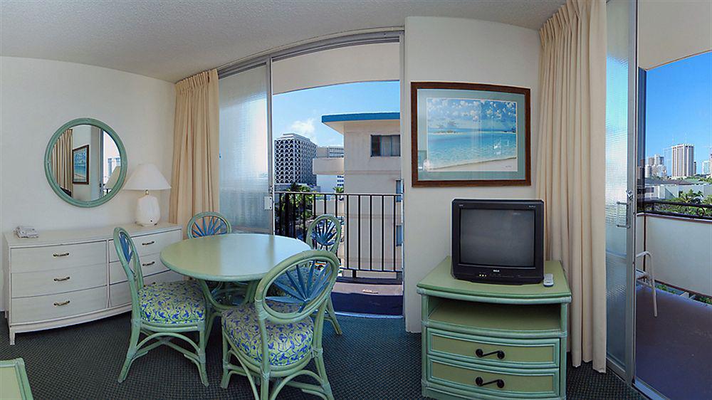 The Surfjack & Swim Club Honolulu