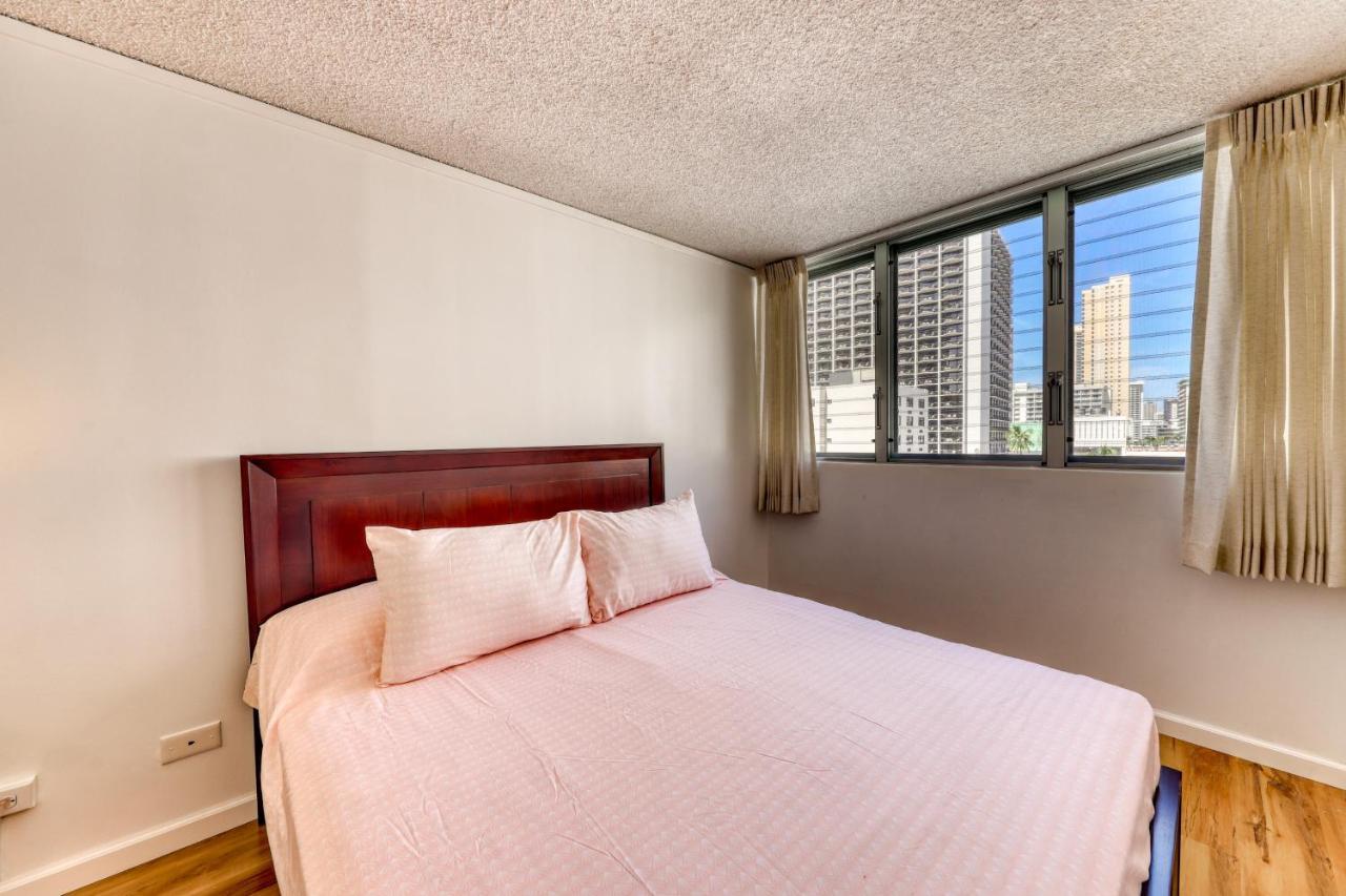 Tradewinds Plaza 801