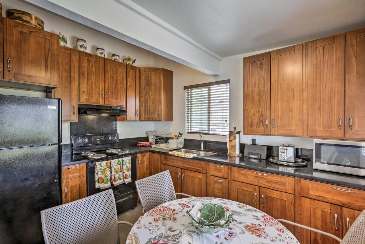 Remodeled With Courtyard Downtown Apartment Honolulu
