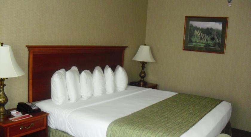 Ramada Plaza By Wyndham Waikiki Hotel 3*