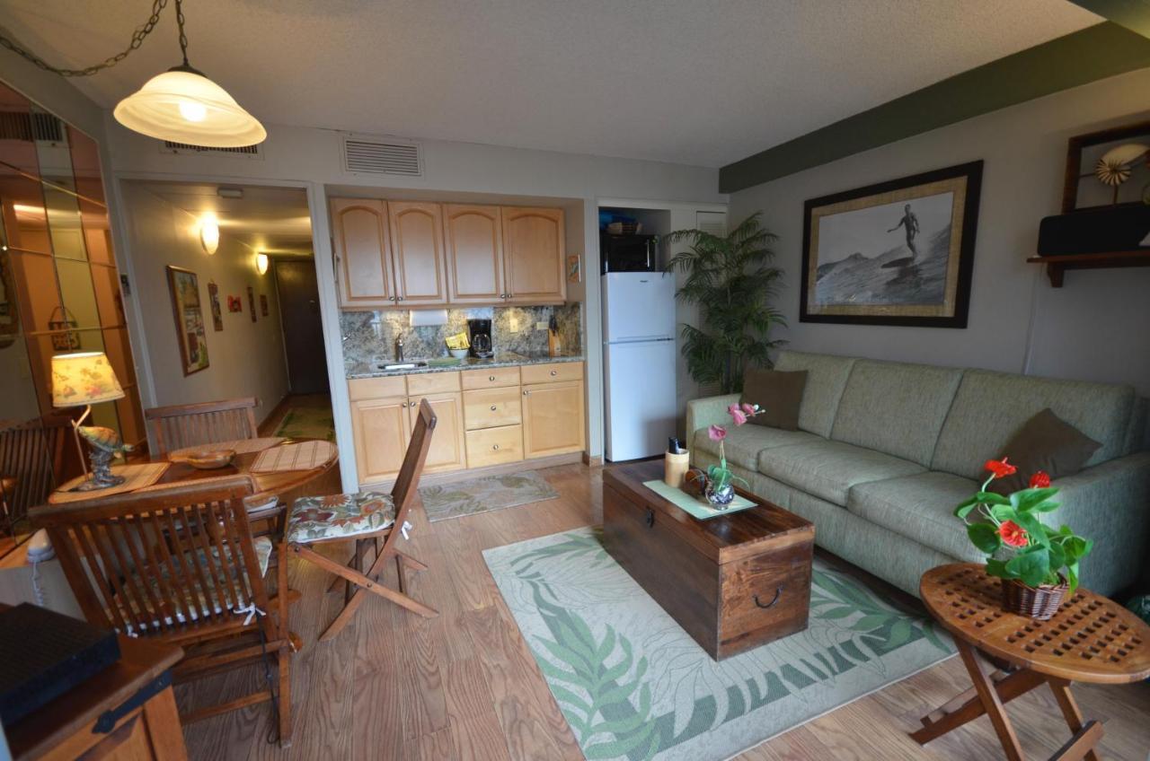 Waikiki Park Heights 1208 Sun & Fun Only 3 Minutes Away Apartment *