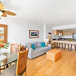 Ilikai Marina 1Br Condo, Ocean View Haven