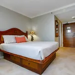 Spacious Studio Walk To Beach L219