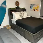 Modern Ocean View Studio - Waikiki Paradise!