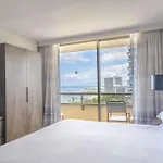 Embassy Suites By Hilton Waikiki Beach Walk