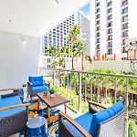 Fully Renovated 2Br And 2Ba Near Waikiki Beach With Parking
