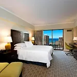 Room In Holiday House - Hgvc Hawaiian Village Resort Spa, Hot Tub, Pool