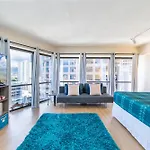 Spacious Downtown Executive Retreat - Free Parking