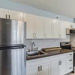 Spacious Waikiki Condo 1 Block From Beach With Full Kitchen And Free Parking