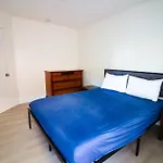 Waikiki Beachside Hostel