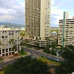 Royal Kuhio - Large 1 Bedroom Apartment