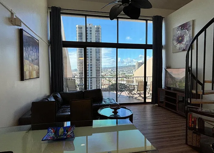 Downtown 2Br Huge Patio Free Parking Wifi