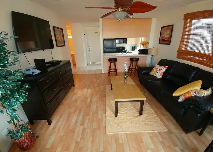 Royal Kuhio - Large 1 Bedroom Apartment