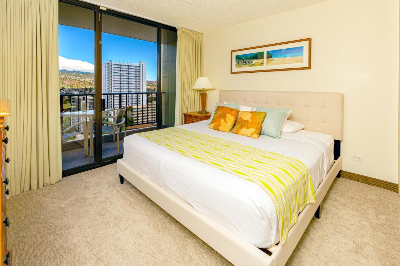 Mountain Views & Steps To - Free Parking! Apartment