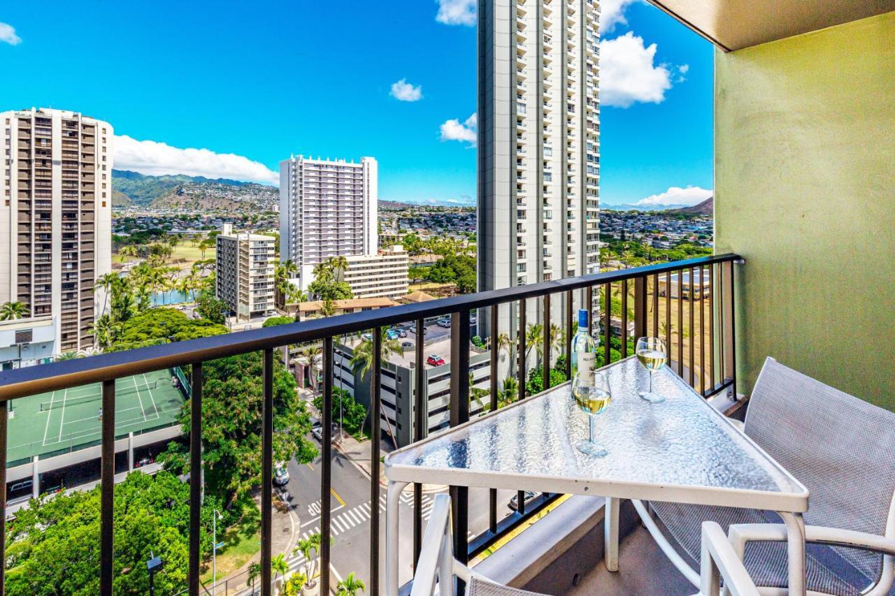 Mountain Views & Steps To - Free Parking! *