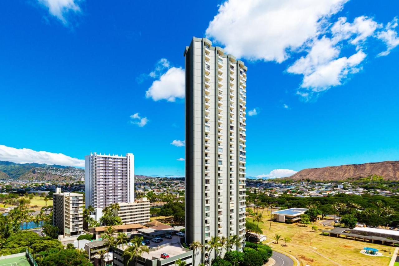 Mountain Views & Steps To - Free Parking! Apartment