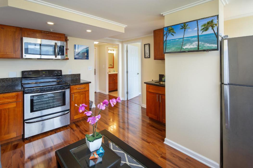2 Bedroom Corner & Tropical Views
