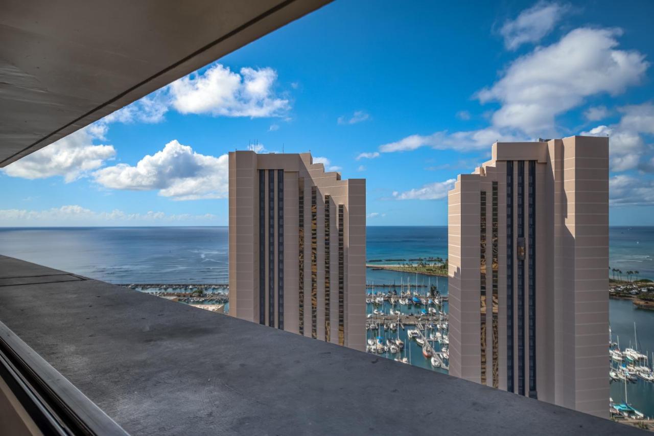 Marina Tower 3201 - 30-night Minimum Honolulu