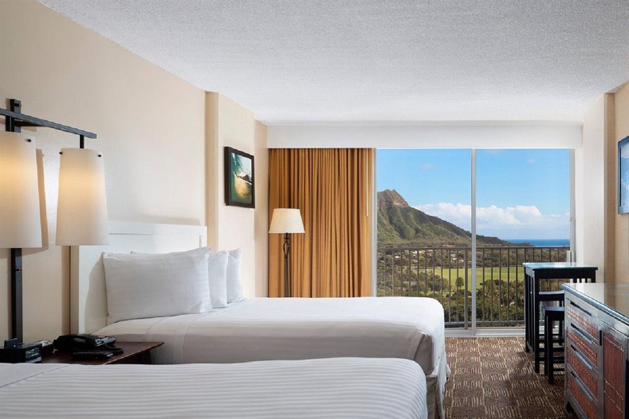 The Twin Fin Honolulu
