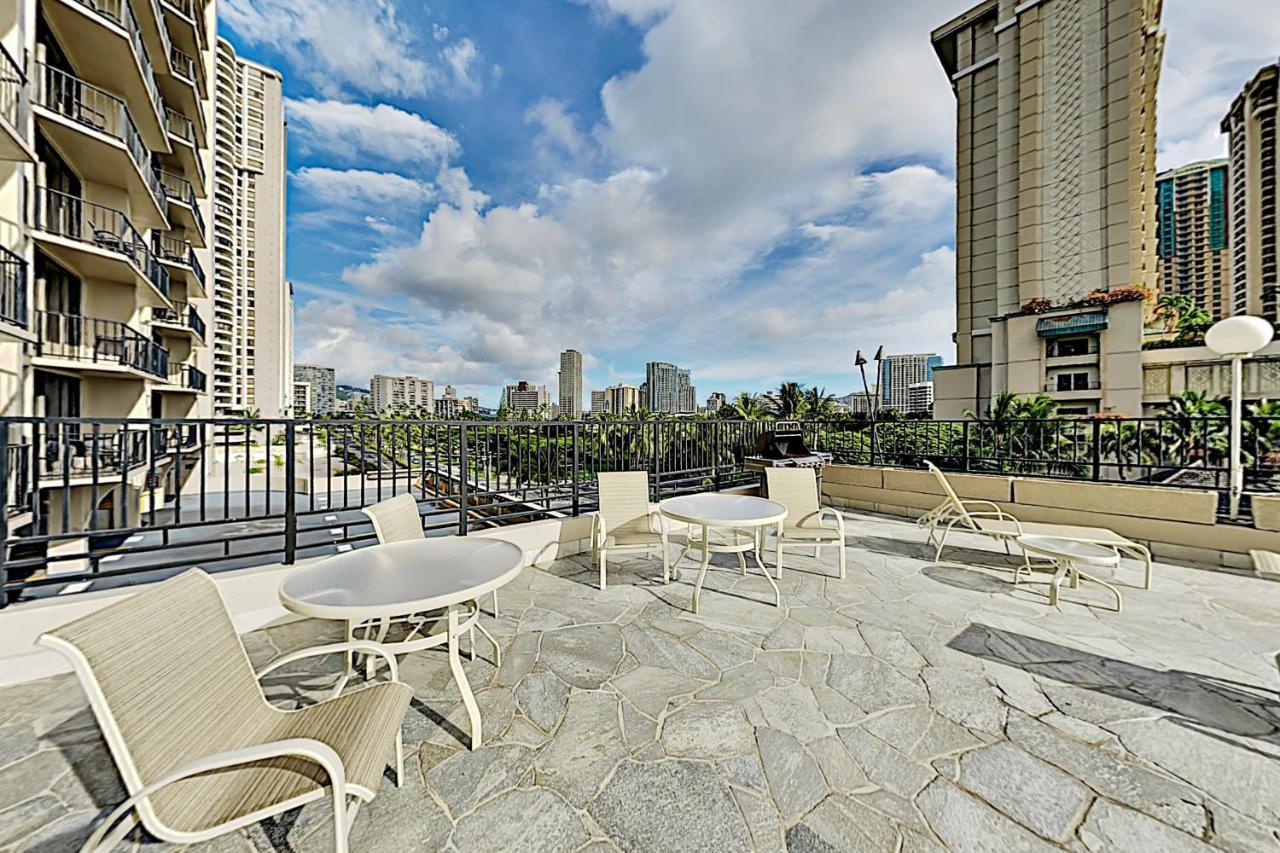 Aqua Palms 306