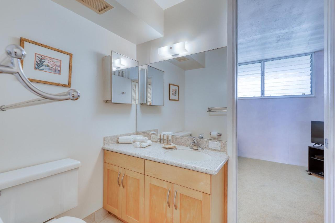 Harbor View Plaza #1203 Apartment *