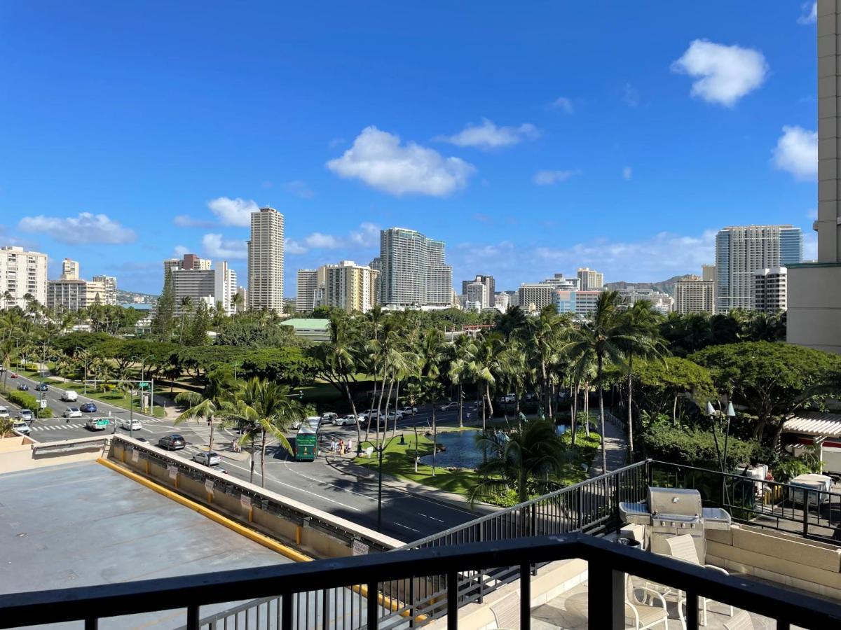 Aqua Palms 306 Apartment Honolulu