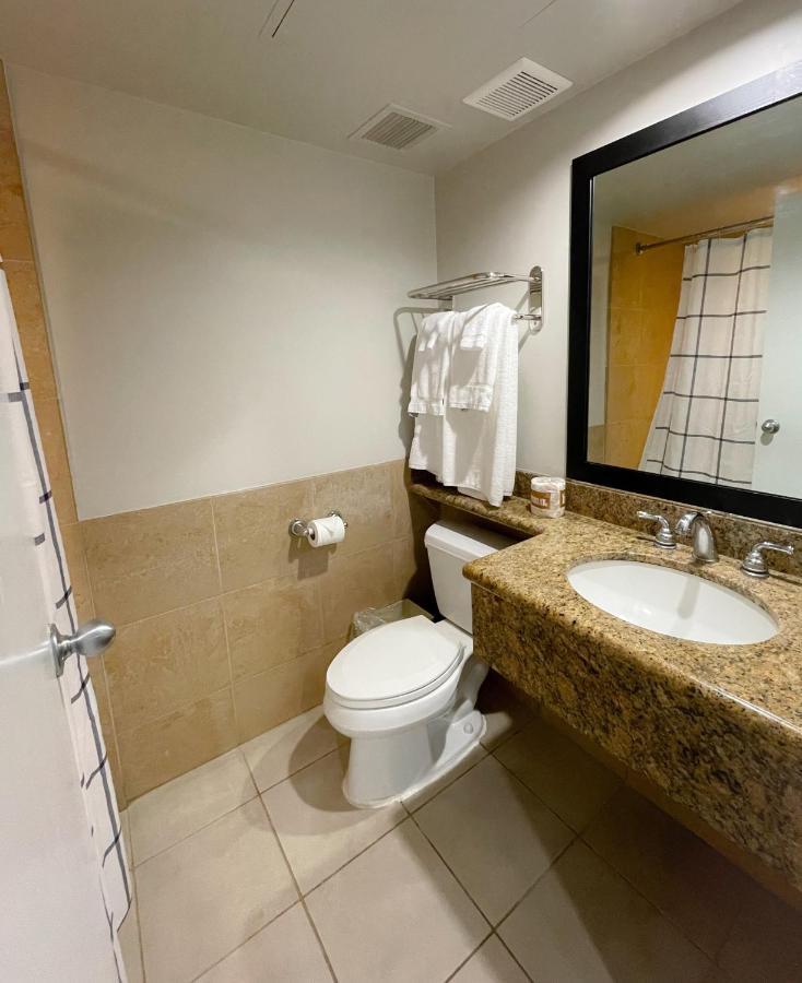 Aqua Palms 306 Apartment