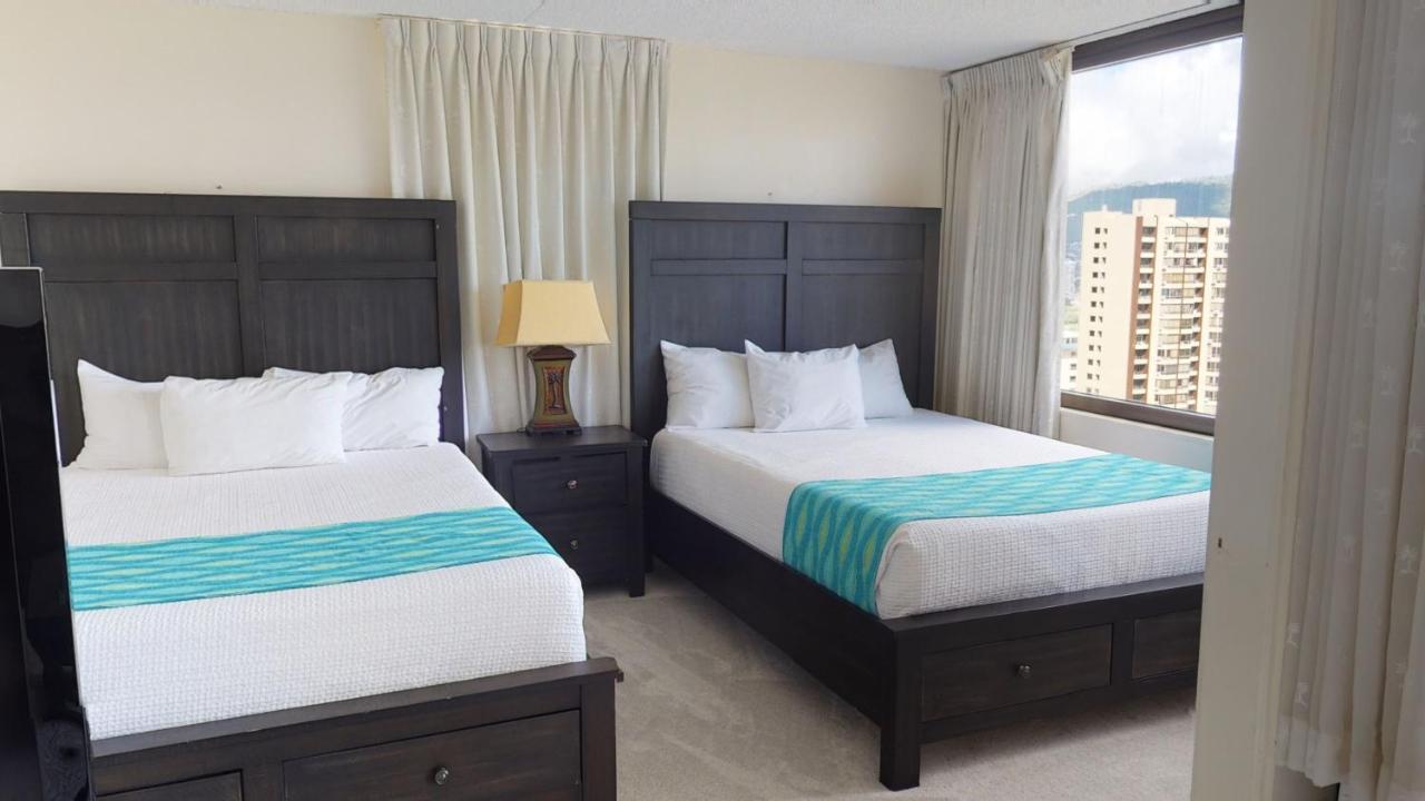 Deluxe Waikiki Banyan - Free Parking & Wifi Apartment *
