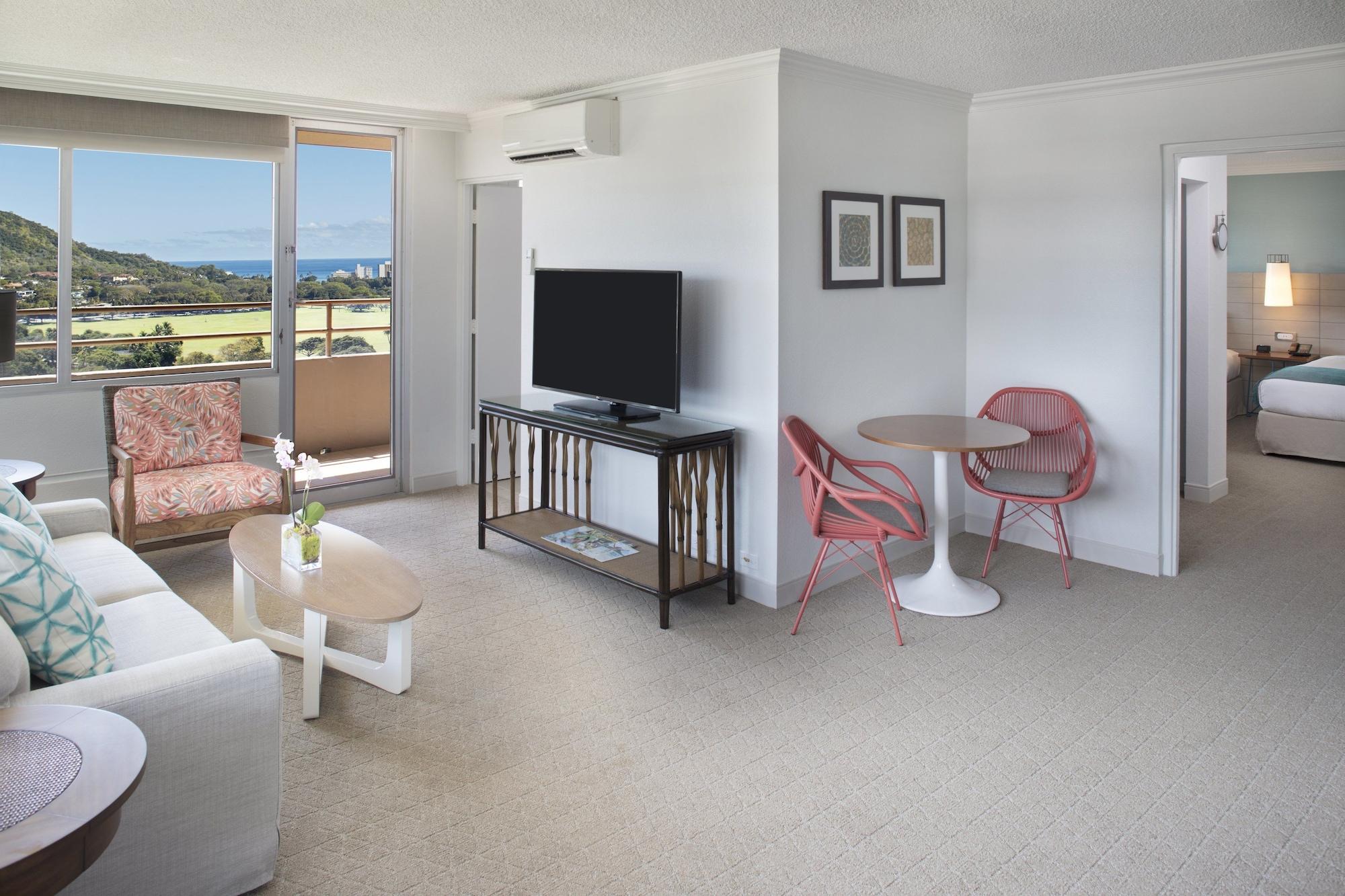 Hotel Queen Kapiolani 4*