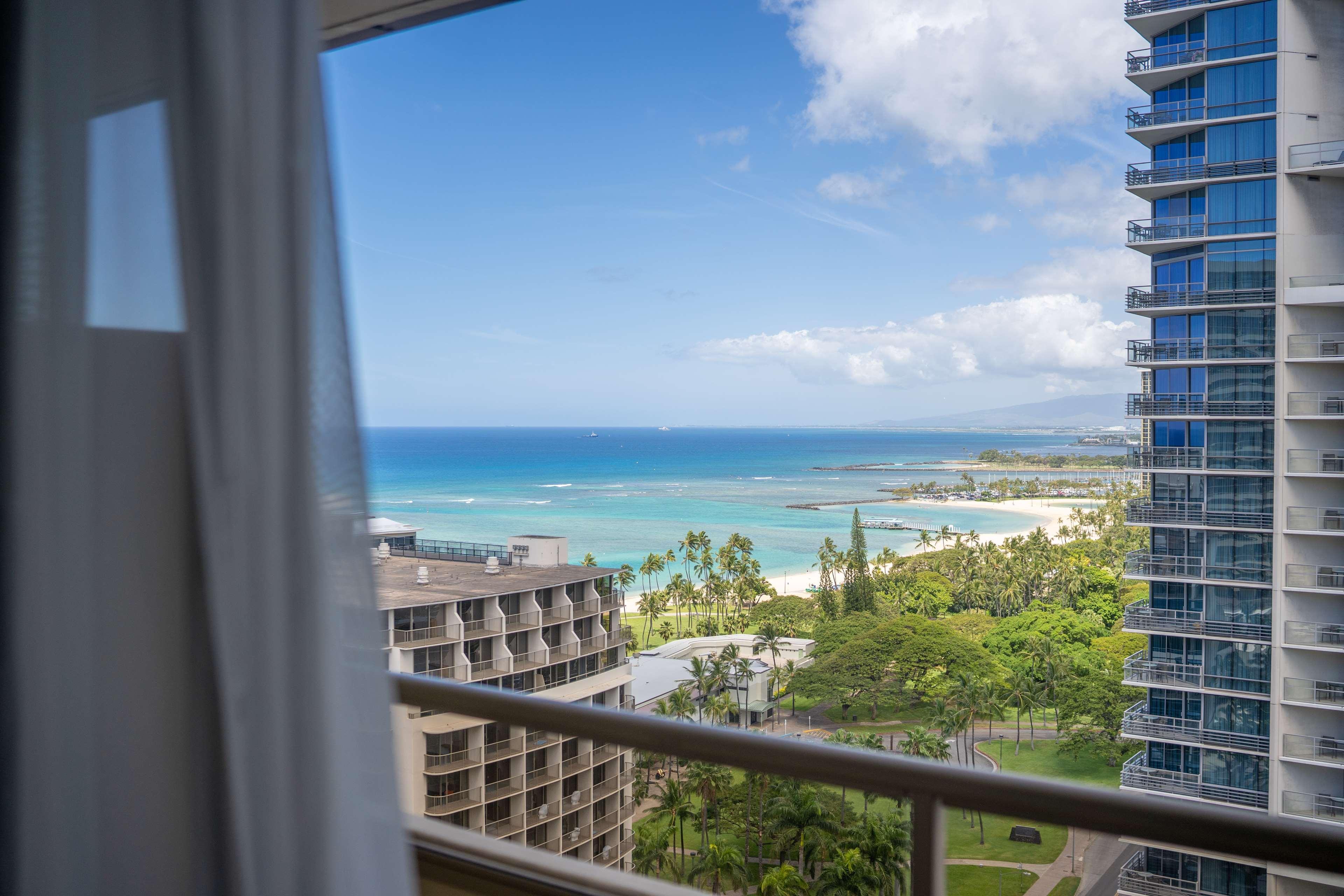 Resort Embassy By Hilton Waikiki Walk 4*