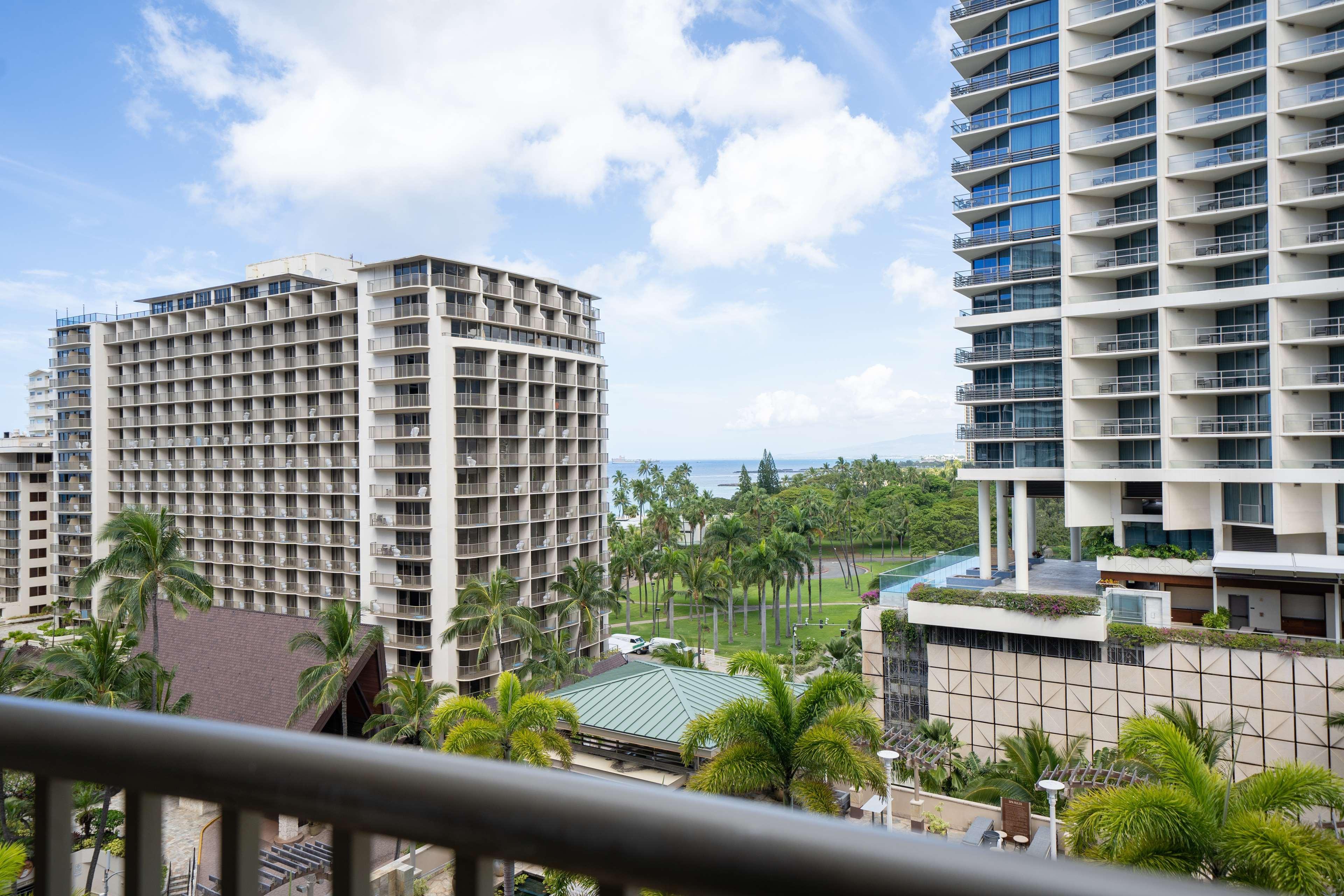 Embassy By Hilton Waikiki Walk Resort 4*