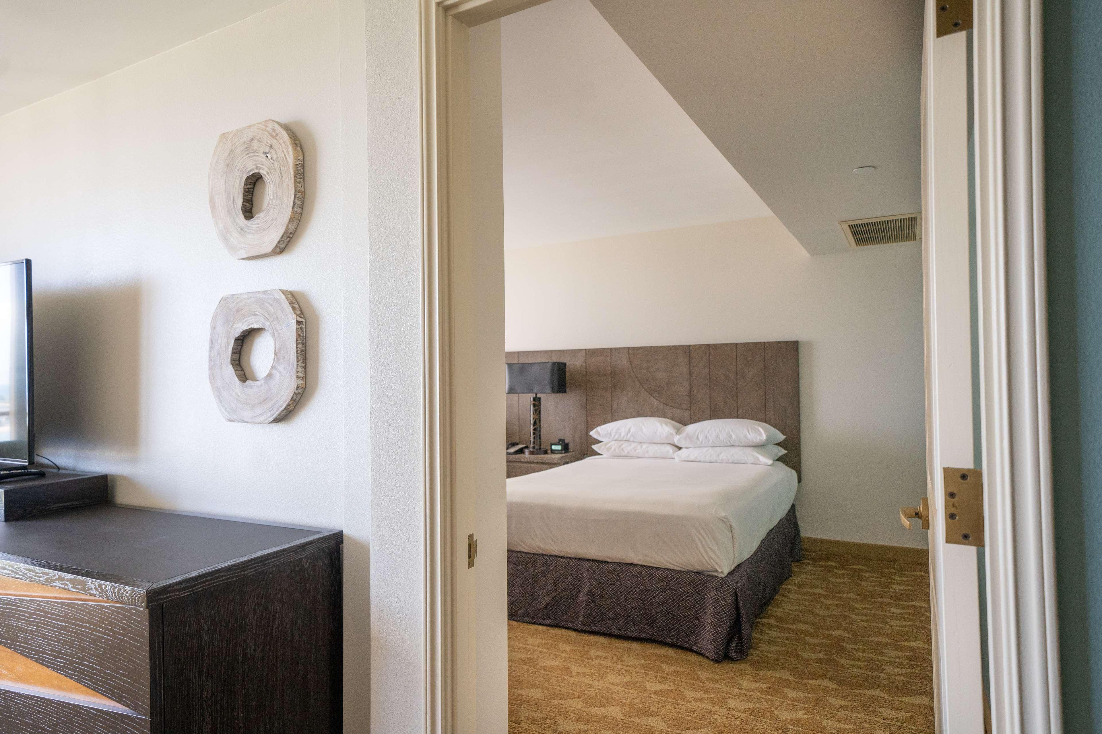 Embassy By Hilton Waikiki Walk 4*