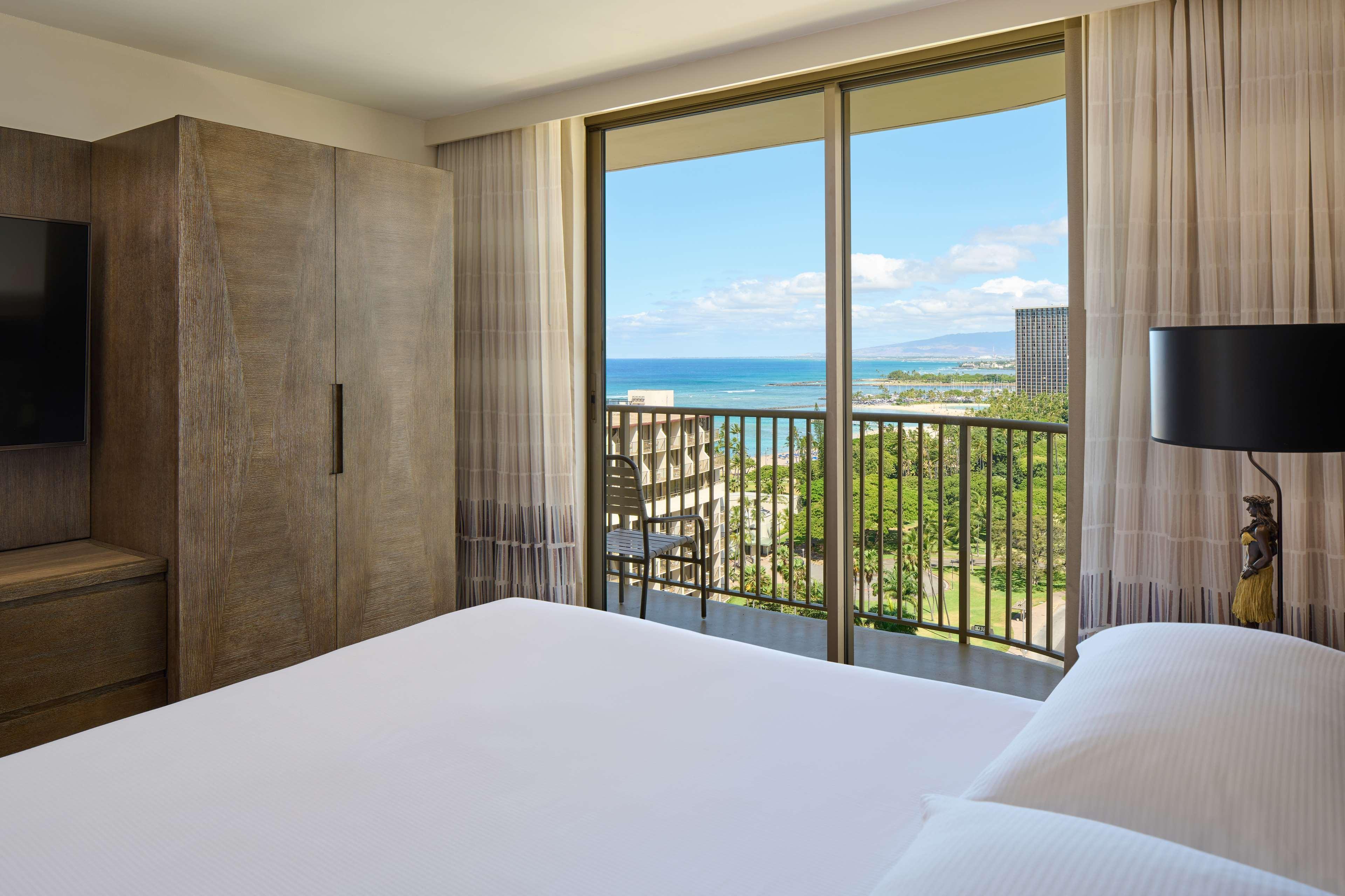 Embassy By Hilton Waikiki Walk Resort Honolulu