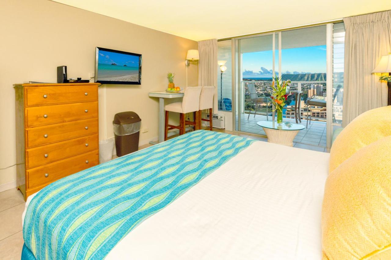 Stylish Studio With Great Ocean Views & Near Beach! Apartment