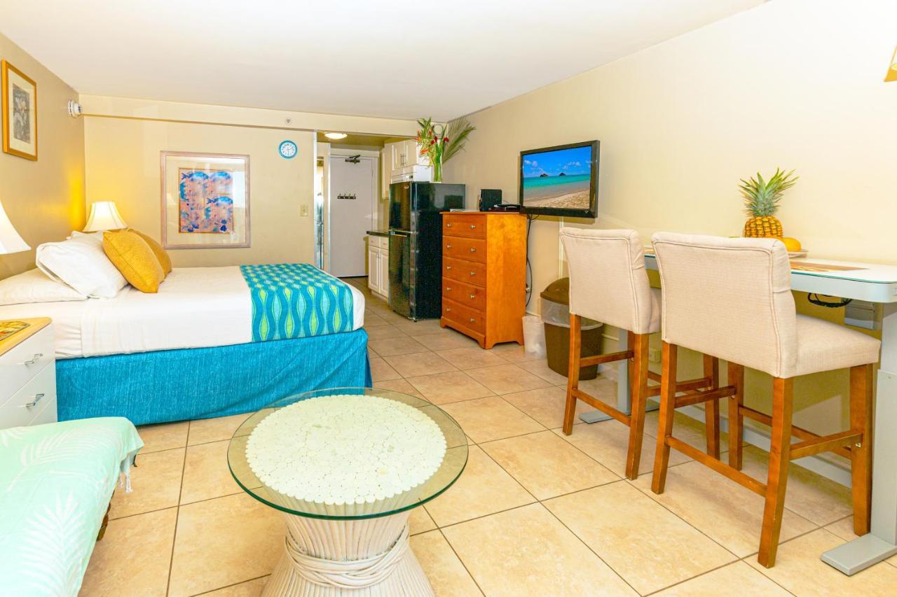 Apartment Stylish Studio With Great Ocean Views & Near Beach! *