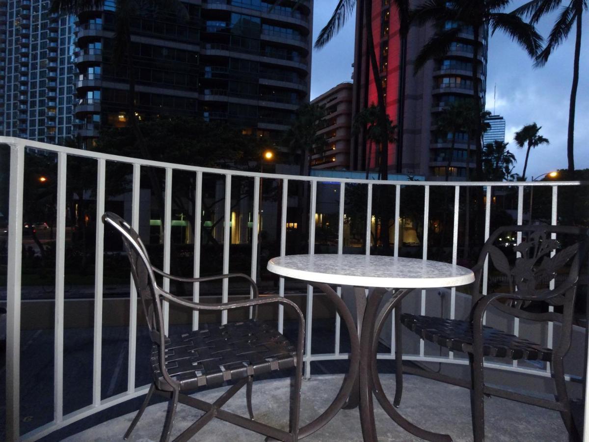 Apartment Waikiki 2br King Beds Short Walk To Convention And Beaches *