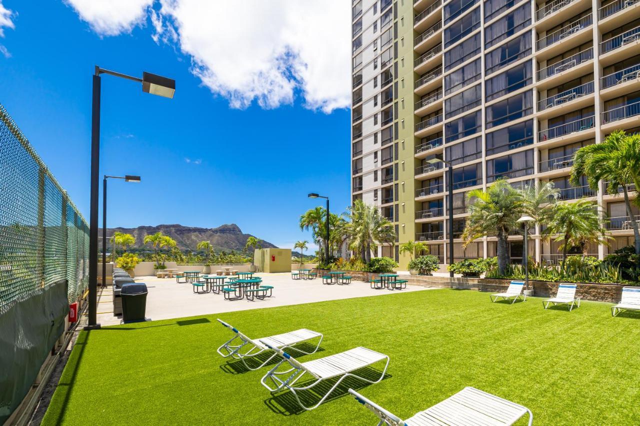 Mountain Views & Steps To - Free Parking! Apartment *