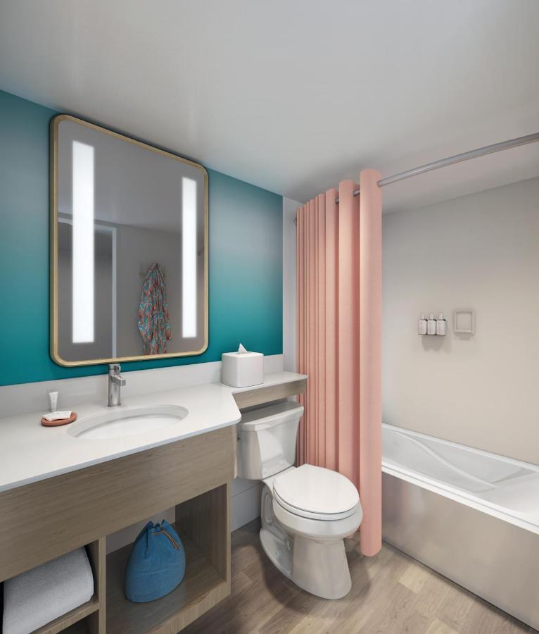 The Twin Fin Hotel 4*